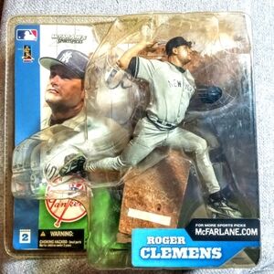**ROGER CLEMENS** NY YANKEES 2002 MCFARLANE SERIES 2 SPORTS PICKS FIGURE NIP